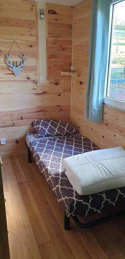 Gîte pour 5 personnes, avec Balcon et Terrasse ainsi que Jardin et Vue à Lacaze - 3