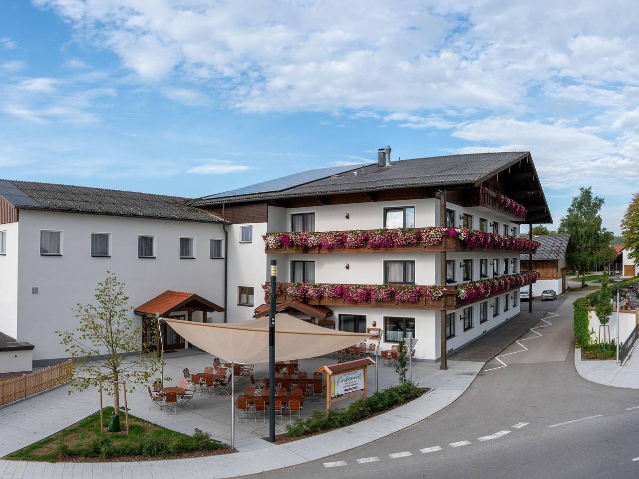 Gasthof Kirchenwirt - Vierbettzimmer, Dusche, Wc, Balkon in Innviertel