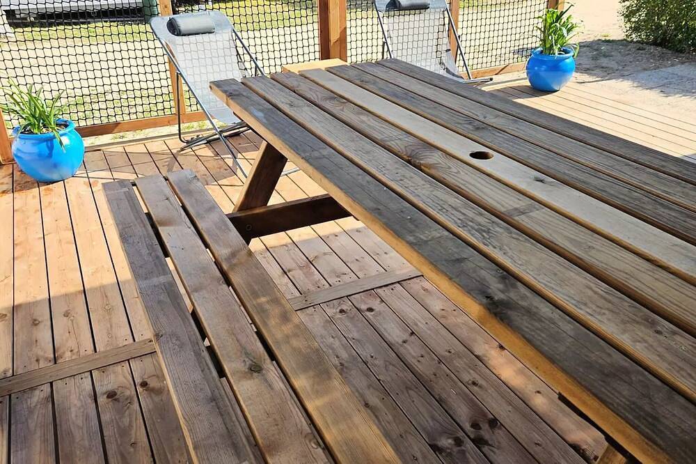 Bungalow toile et bois 5 personnes in Notre-Dame-de-Monts, Vendée