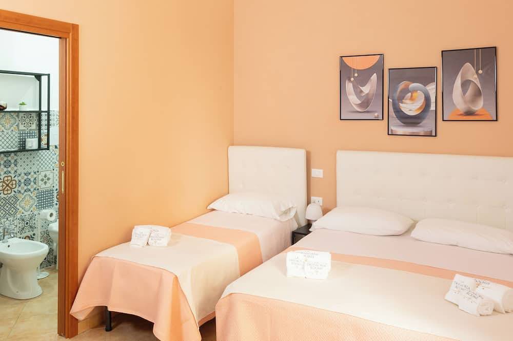 Room 2 A in Trapani, Trapani Provinz