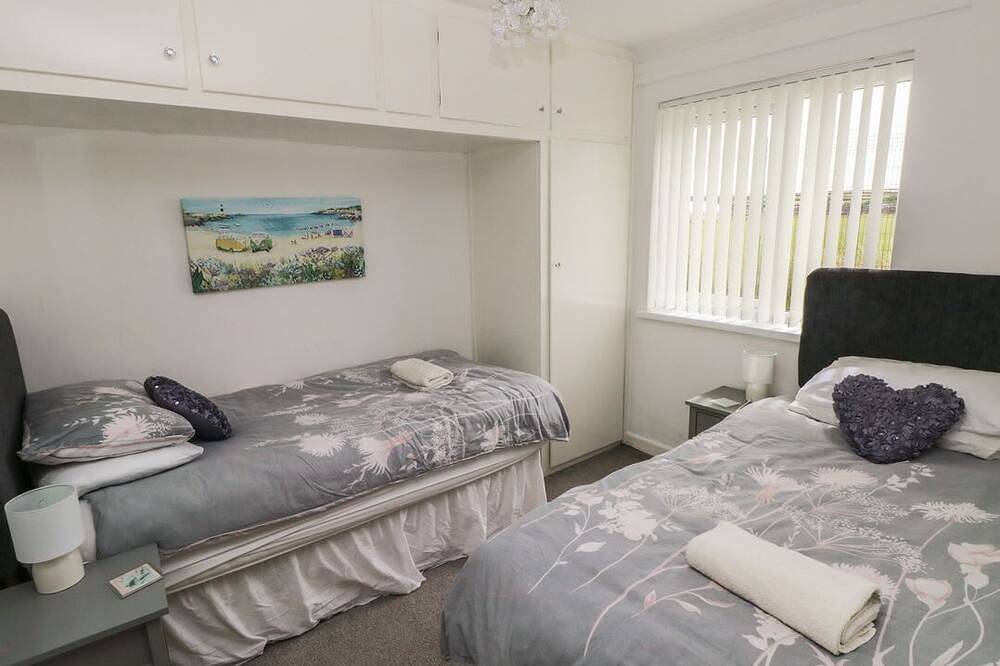 Chalet 26, Port Eynon in Swansea region