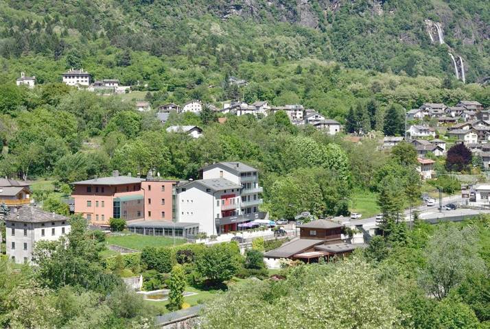 Hôtel pour 3 personnes, avec bassin pour enfant ainsi que piscine et jardin à Chiavenna - 4
