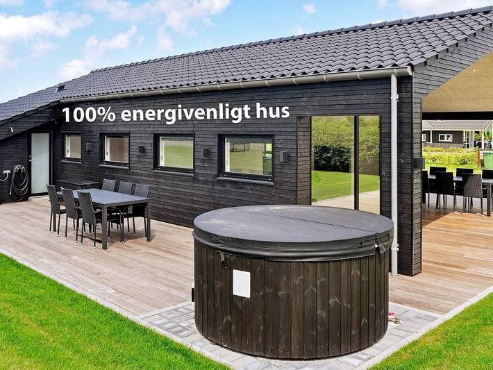 Ferieudlejning for 6 personer, med Terrasse og Have samt Sauna i Gjeller Odde