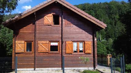 Gîte pour 6 personnes, avec terrasse et jardin, animaux acceptés dans le Jura