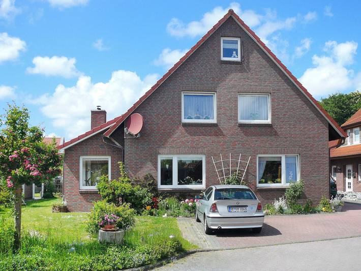 Ferienwohnung für 4 Personen, mit Balkon und Terrasse sowie Garten und Sauna in Neuharlingersiel - 2