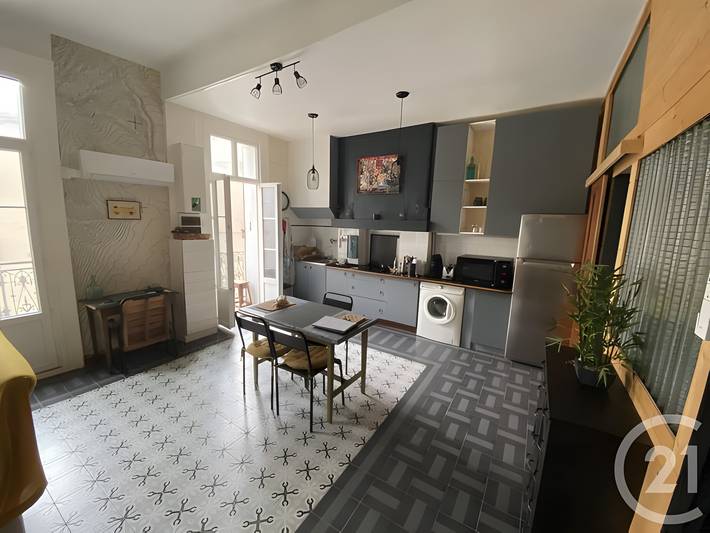 Entire apartment, Apartment 'Le Génie Des Étoiles' with Balcony, Wi-Fi and Air Conditioning in Sete, Mediterranean Coast (France)