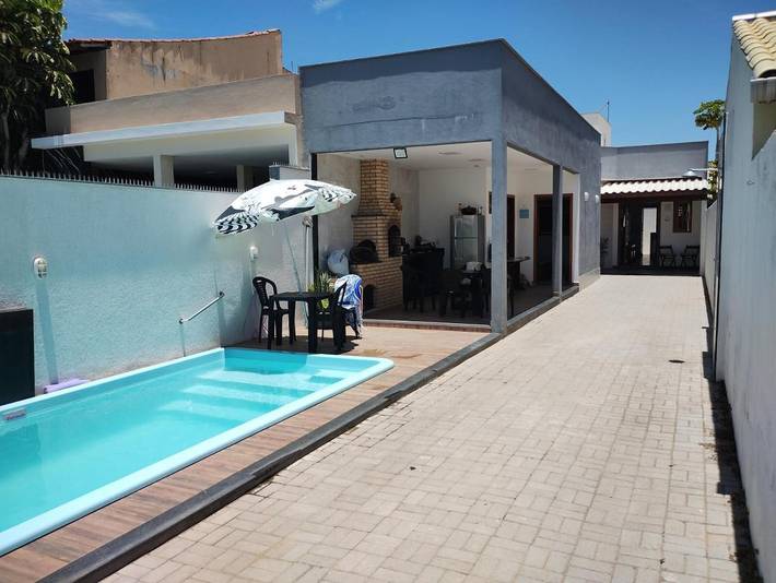 Casas e apartamentos de temporada para 10 pessoas, com piscina e balcão em São João da Barra