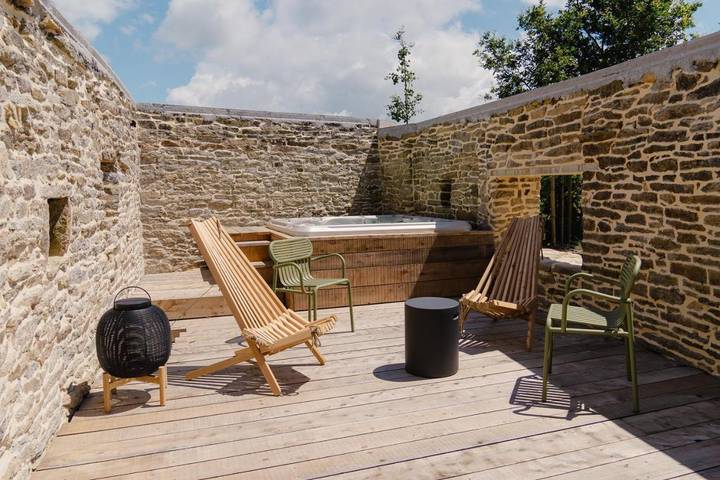 Location de vacances pour 4 personnes, avec jacuzzi et jardin à Melgven