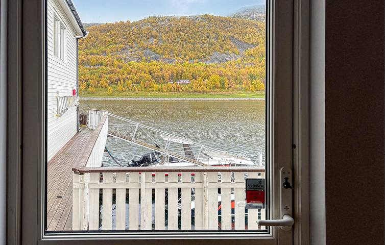 Ganze Ferienwohnung, Ferienwohnung für 9 Personen mit Garten in Kvalsund
