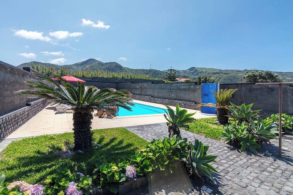 Casa vacanza a Mosteiros a partire da 431€ a notte