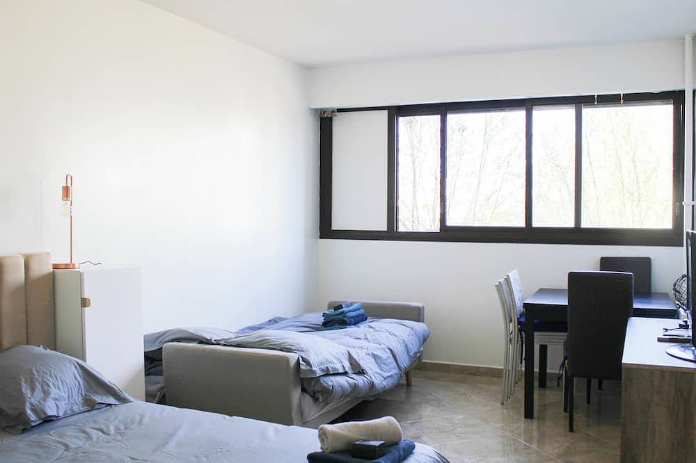Entire apartment, Nice studio with garden near Paris in Créteil, Val-de-Marne