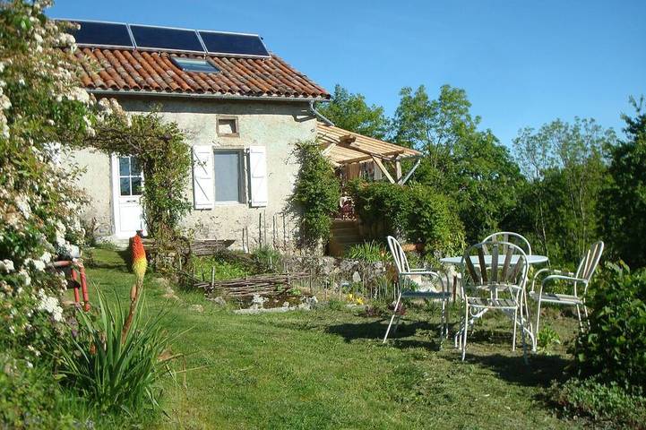 Location de vacances pour 5 personnes, avec terrasse et jardin à Montjoie-en-Couserans