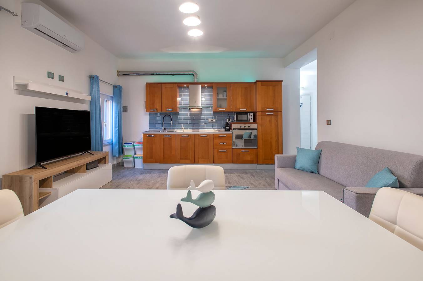 Hel lägenhet, Apartment 'Thomas' House' with Private Garden, Wi-Fi and Air Conditioning in Mercede, Alghero