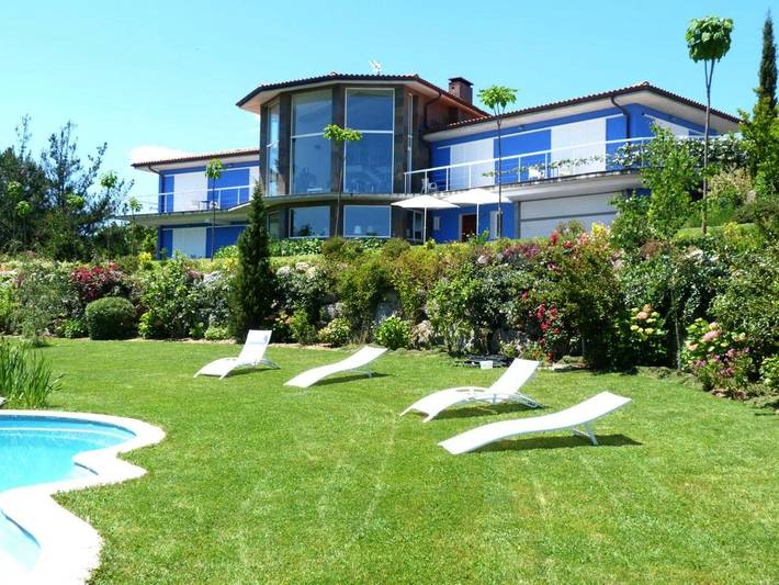 Hôtel pour 2 personnes, avec Terrasse ainsi que Jardin et Piscine