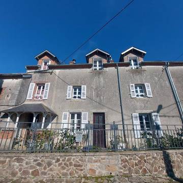 Chambre d’hôte pour 2 personnes, avec jardin ainsi que jacuzzi et terrasse dans Haute-Vienne