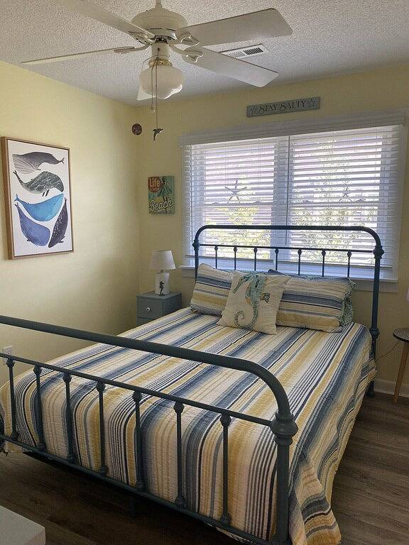 Vacation rental for 8 people, with yard, with pets in Hatteras Island