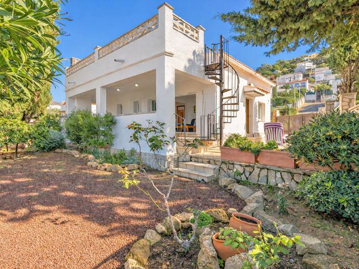 Villa für 6 Personen, mit Garten und Terrasse