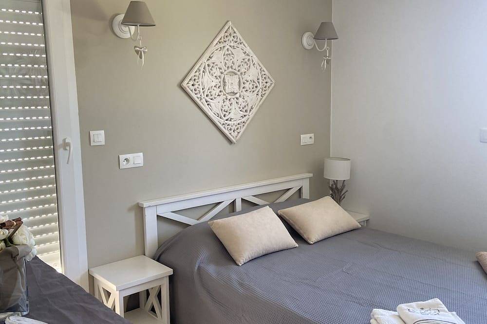 Detached villa in vacation residence with swimming pools in Losari, Belgodère
