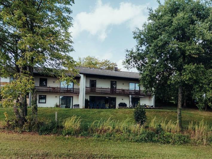 Ferienhaus für 12 Personen, mit Balkon und Terrasse sowie Garten und Sauna in Gerolstein