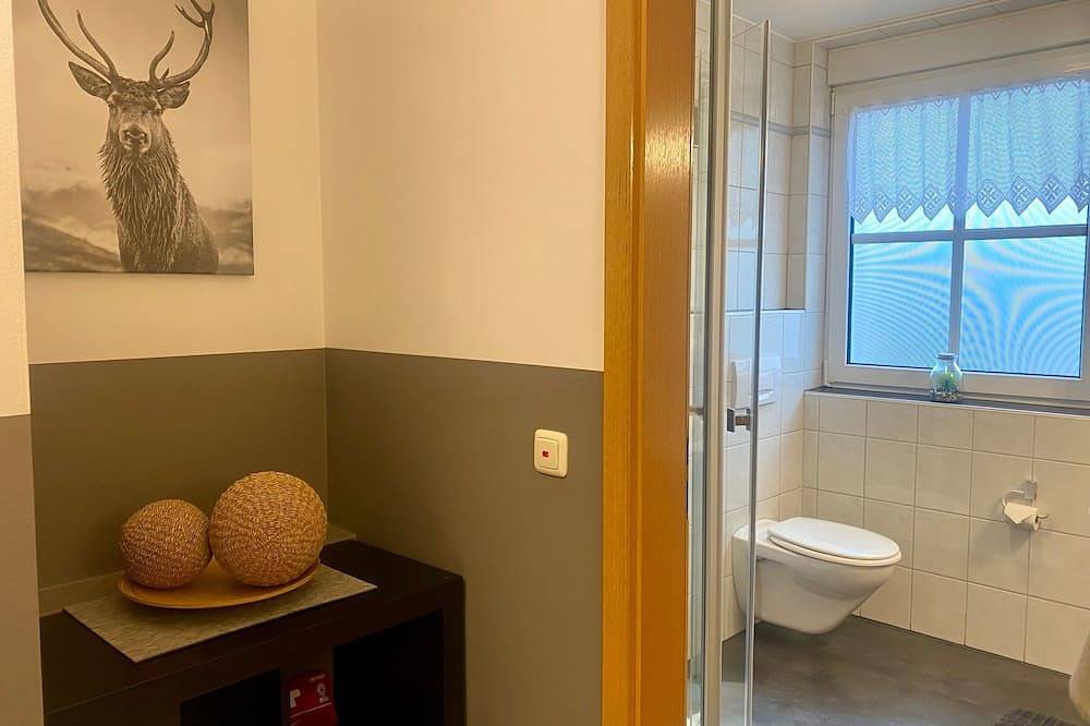Ganze Wohnung, Gemütliche 45qm Ferienwohnung, Naturholzmöbelausstattung in Bad Steben, Landkreis Hof