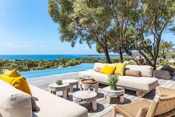 Location de vacances pour 12 personnes, avec vue et jardin à Pianottoli-Caldarello