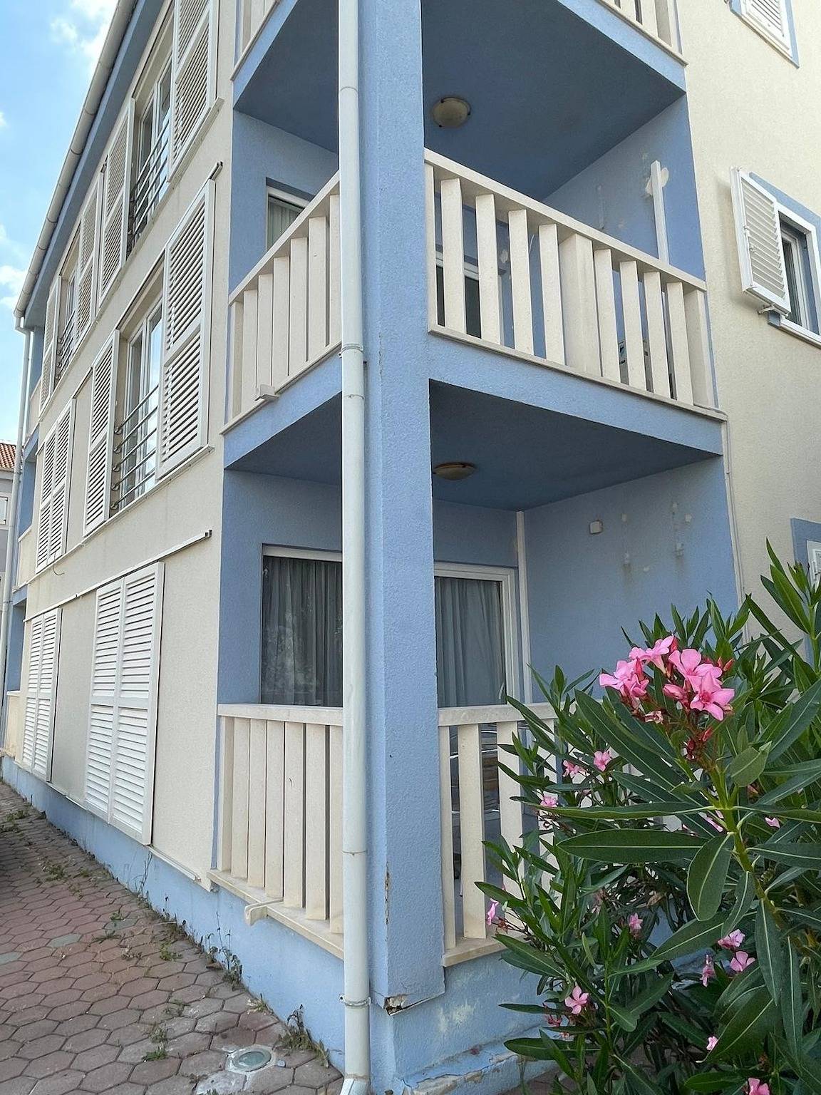 Ganze Wohnung, 2-Zimmer-Ferienwohnung am Strand Mirca, Brac A-24865-a in Mirca, Supetar