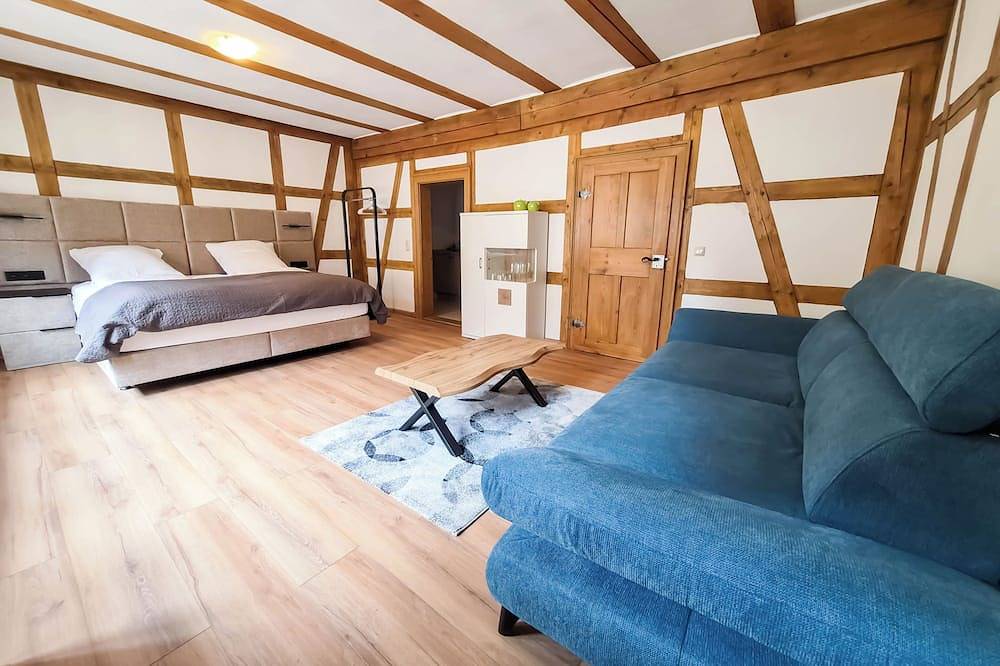 Ganze Wohnung, Apartment Heinrich im Fachwerkhaus von 1596 – Altstadt Jena in Jena, Saaleland