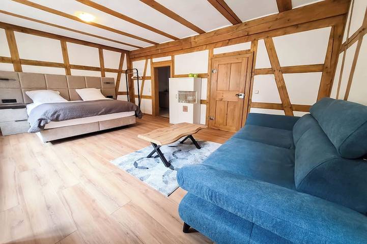 Ganze Wohnung, Apartment Heinrich im Fachwerkhaus von 1596 – Altstadt Jena in Jena, Saaleland