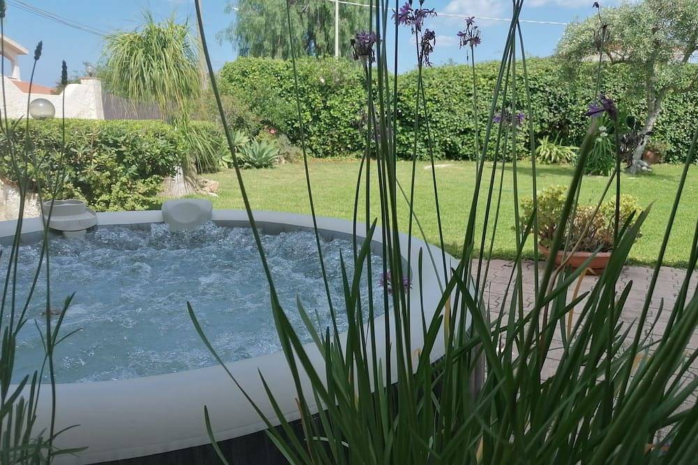 Villa con giardino e idromassaggio indipendente Arenella in Siracusa, Siracusa e dintorni
