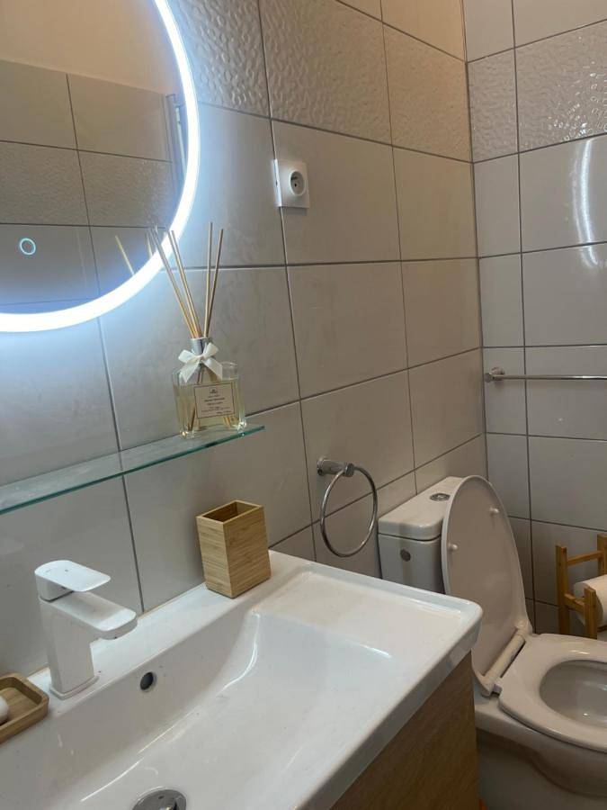 Appartement entier, One-Bedroom Apartment in Fontenay-sous-Bois, Val-de-Marne