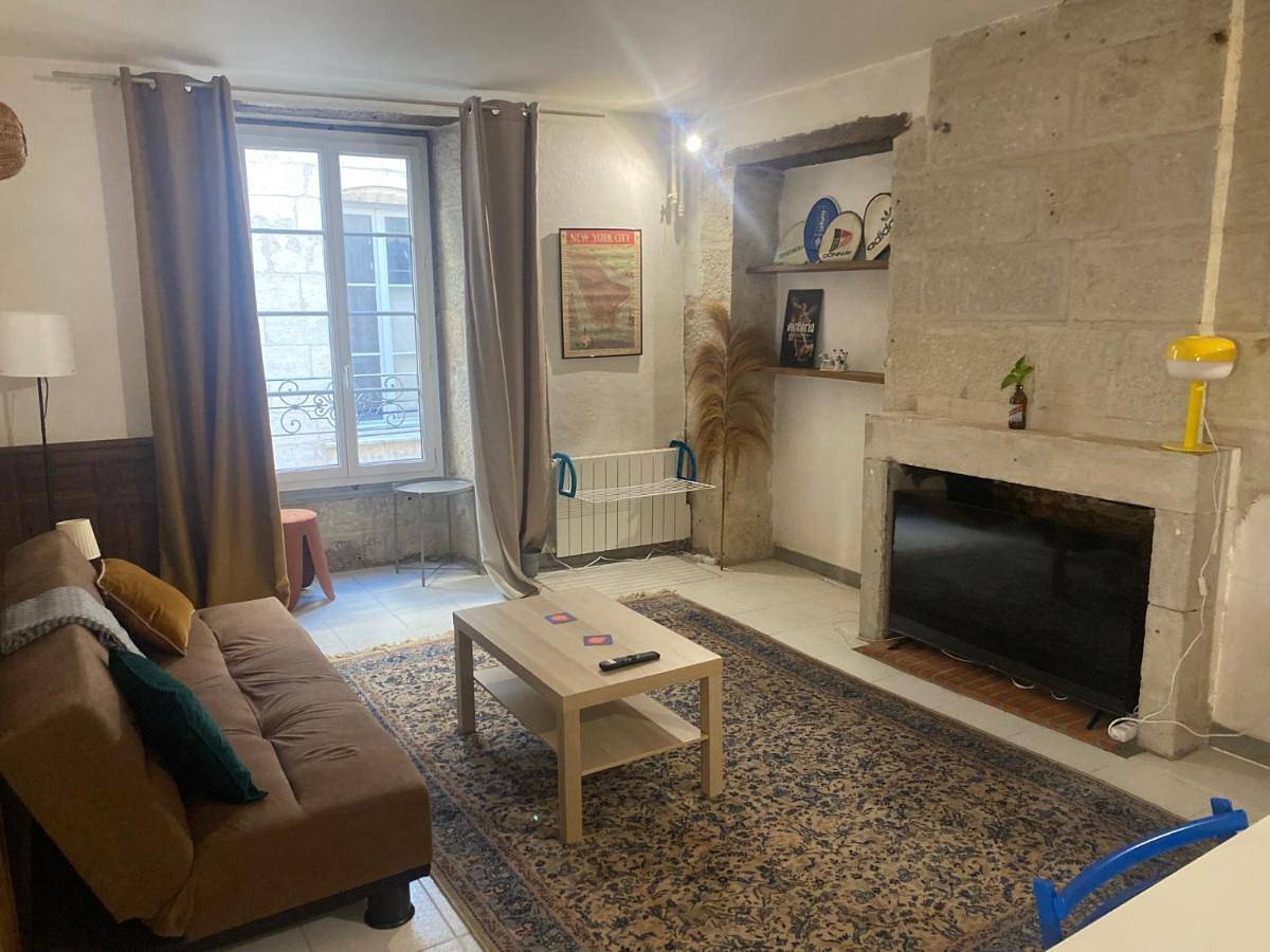 Appartement entier, Grands appartements dans la vieille ville in Périgueux, Périgord Blanc