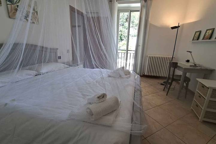 Ganze Wohnung, Ferienwohnung mit Balkon in Arona (Lago Maggiore), Arona Gemeinde