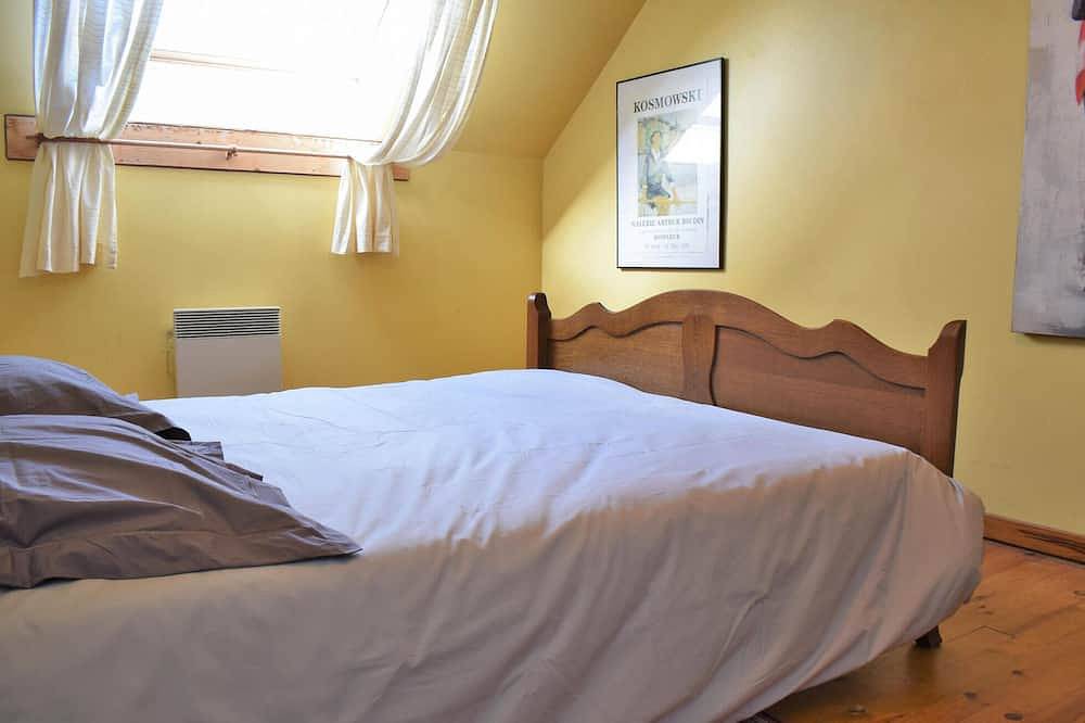Cozy home in Janville with Wifi in Saint-Martin-des-Marais, Región de Caen