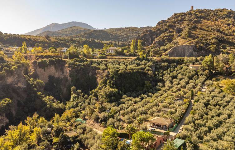 Location de vacances pour 5 personnes, avec jardin ainsi que terrasse et piscine à Priego de Córdoba - 2