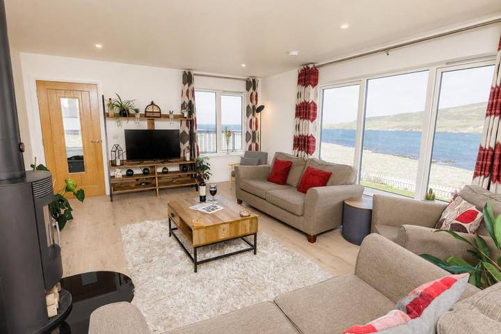 Holiday home for 6 people, with Balcony and Terrace as well as Garden and View on Shetland Islands