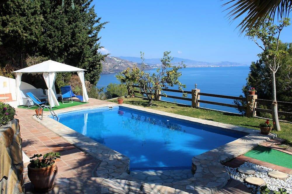 Villa With Pool and Stunning Sea Views in Los Pinos (Almunecar), Almuñecar