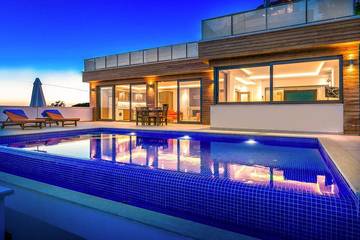 Villa pour 2 personnes, avec piscine ainsi que jacuzzi et jardin dans Province d'Antalya