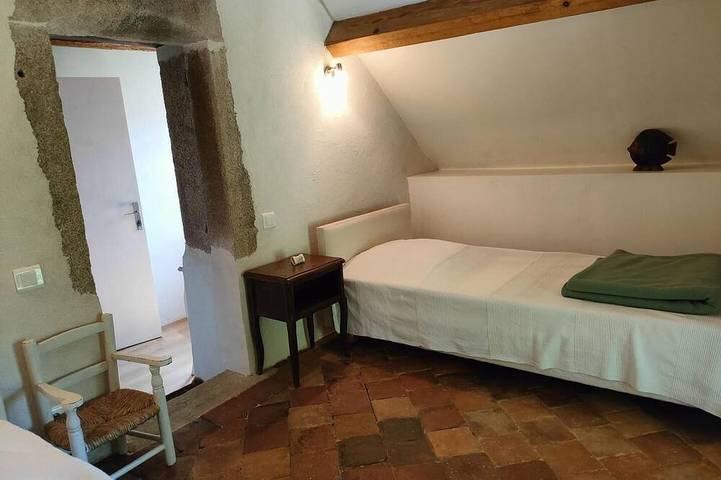 Location de vacances pour 4 personnes, avec jardin à La Grande-Verrière - 3