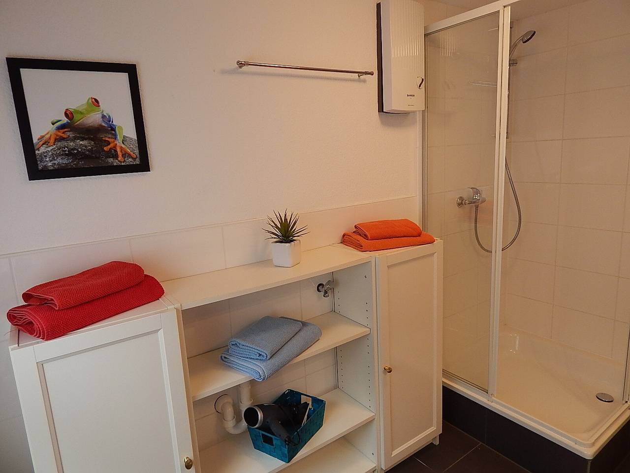 Ganze Wohnung, Ferienwohnung 'Haus Uni Koblenz Wohnung 2' mit Gemeinschaftsterrasse und Wlan in Metternich, Koblenz
