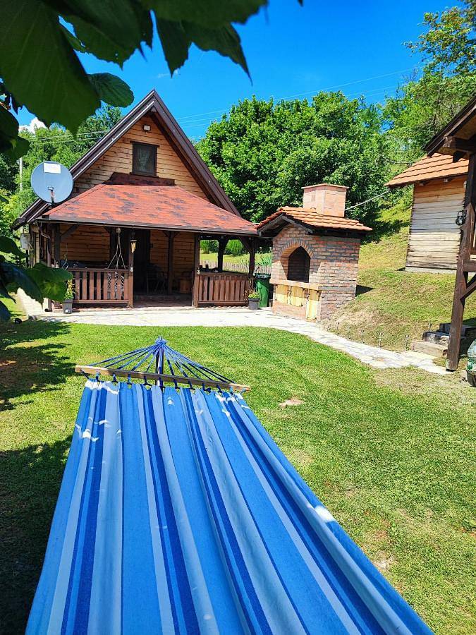 Brvnara na bregu in Bajina Bašta, Serbia Centralna