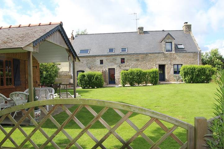 Gîte pour 4 personnes, avec jardin ainsi que piscine et terrasse à Plumelec - 2