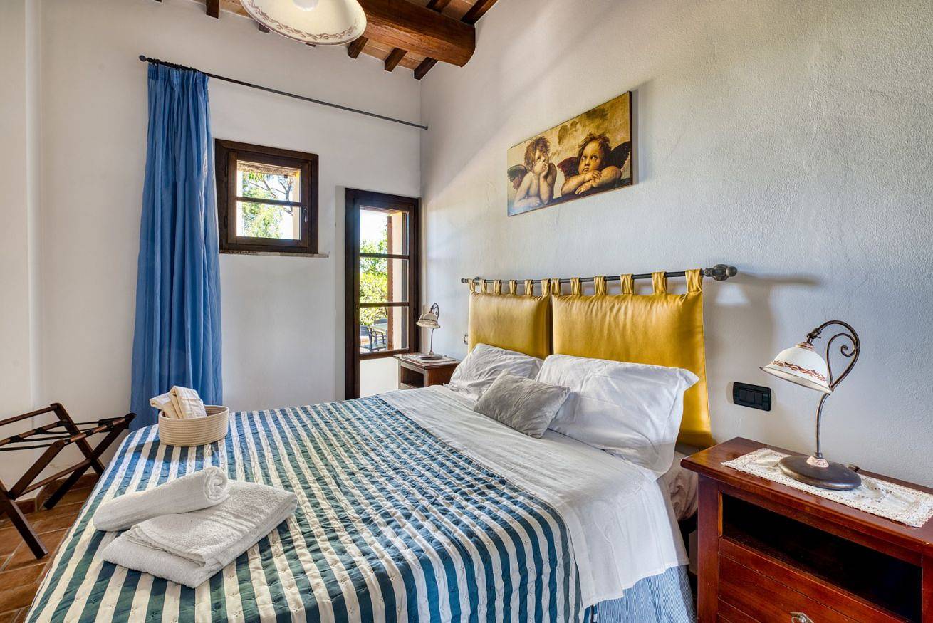 Entire apartment, Guesthost - Il Casale dei Gelsi - Narciso in Perugia, Perugia Province