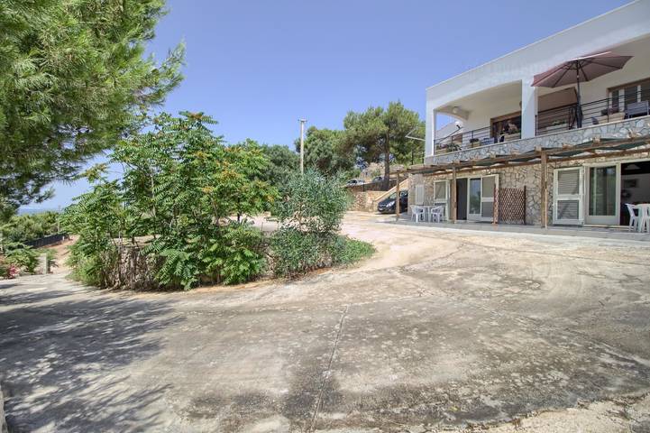 Casa vacanza per 3 persone, con Terrazza e Giardino a Patù