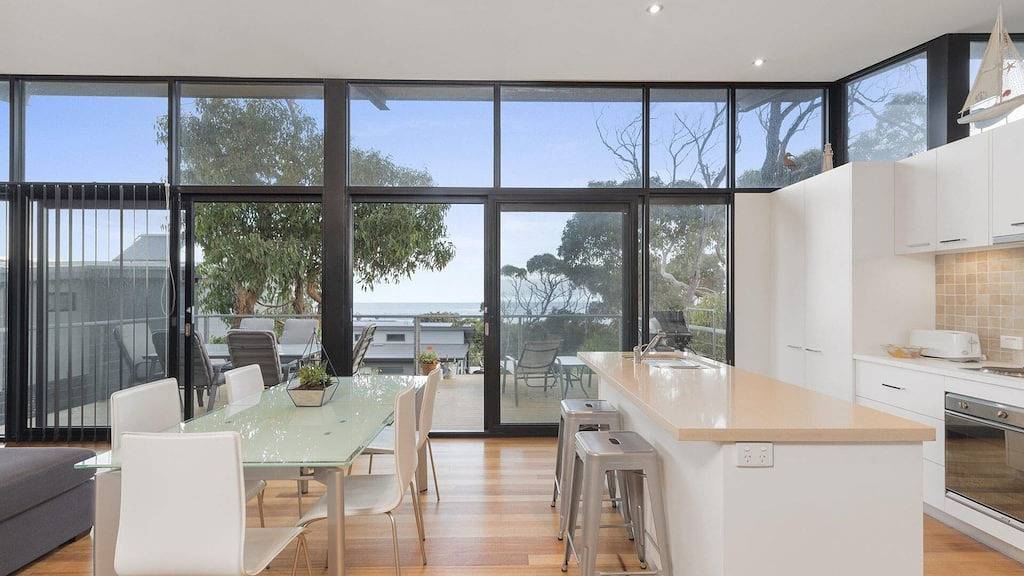 Ocean View Treetops Retreat in Skenes Creek, Colac Otway Shire