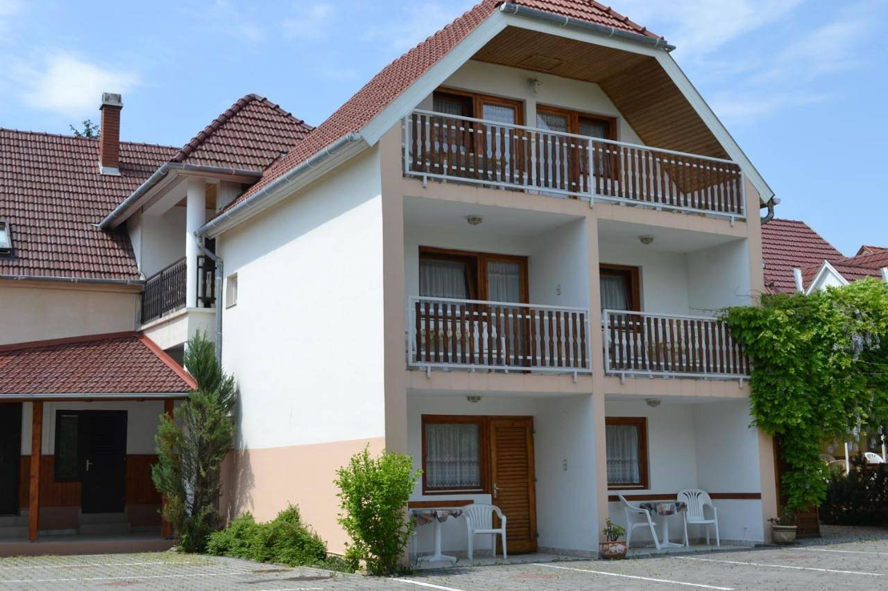 Guest House Silatti - Apartments in Keszthely, Balaton Region