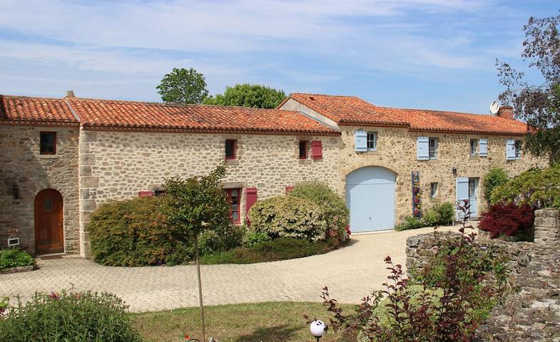 Gîte pour 5 personnes, avec terrasse et jacuzzi ainsi que jardin et piscine à Les Herbiers - 3