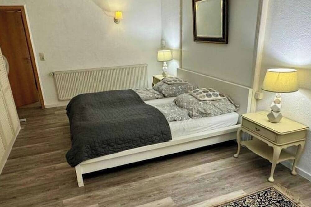 Entire apartment, Cozy 2-room apartment with terrace, parking & excellent connections in Heusenstamm, Landkreis Offenbach