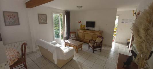 Gîte pour 5 personnes, avec terrasse et vue dans Capvern les Bains