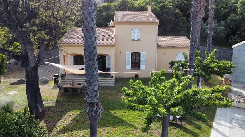 Villa für 6 Personen, mit Garten und Ausblick, mit Haustier