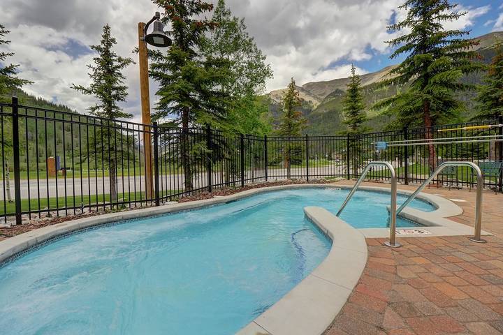 Vacation rental for 6 people, with balcony and hot tub as well as sauna in Copper Mountain